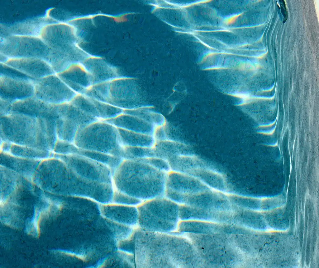 Light reflections on the pool floor under water in Villingen-Schwenningen